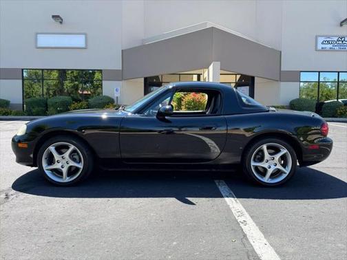 2003 Mazda MX-5 Miata LS Convertible 2D