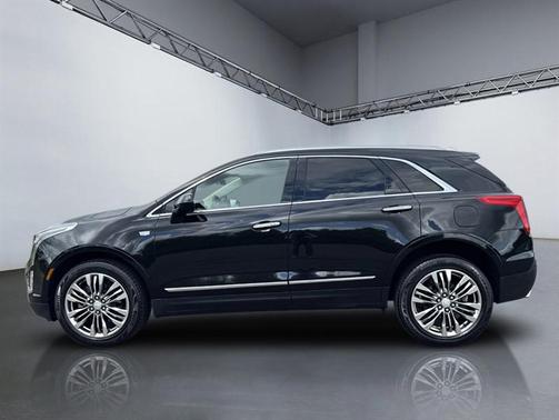 Stellar Black Metallic 2017 Cadillac XT5 Premium Luxury