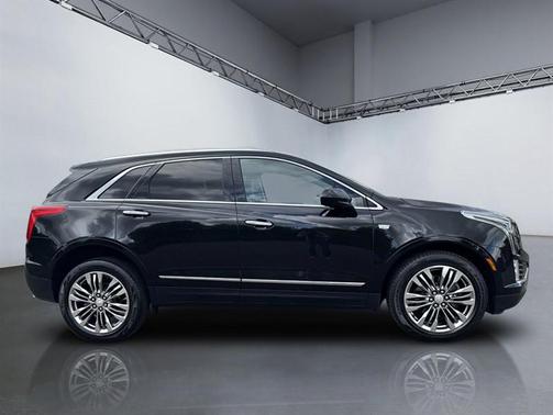 Stellar Black Metallic 2017 Cadillac XT5 Premium Luxury
