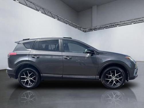 2016 Toyota RAV4 SE