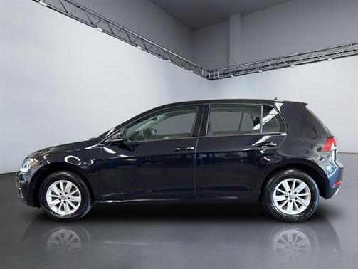 2018 Volkswagen Golf TSI S