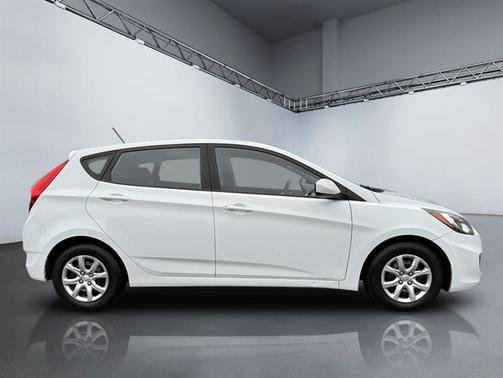 Century White 2014 Hyundai Accent GS
