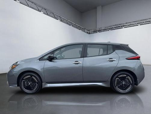2023 Nissan Leaf SV PLUS 60 kWh
