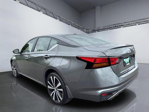 2022 Nissan Altima SR Intelligent AWD
