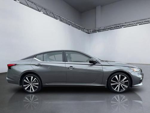 2022 Nissan Altima SR Intelligent AWD