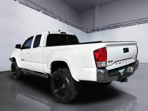 2016 Toyota Tacoma SR5