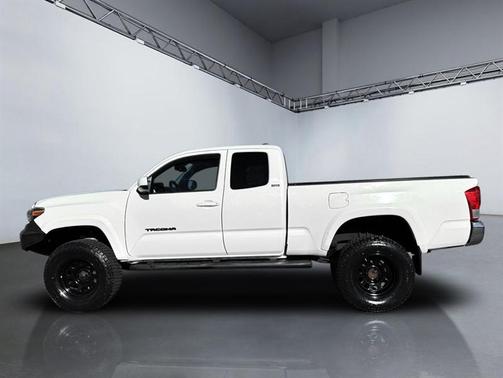 2016 Toyota Tacoma SR5