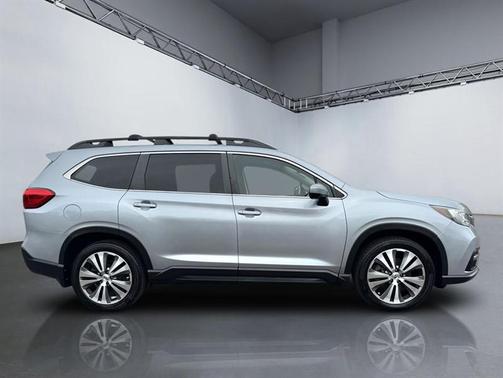 Ice Silver Metallic 2019 Subaru Ascent Premium 7-Passenger
