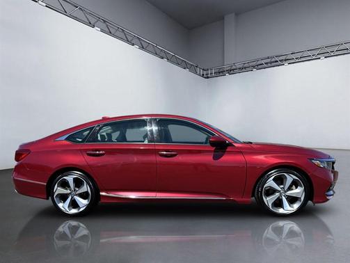 Radiant Red Metallic 2018 Honda Accord Touring