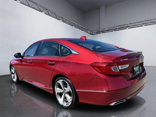Radiant Red Metallic 2018 Honda Accord Touring