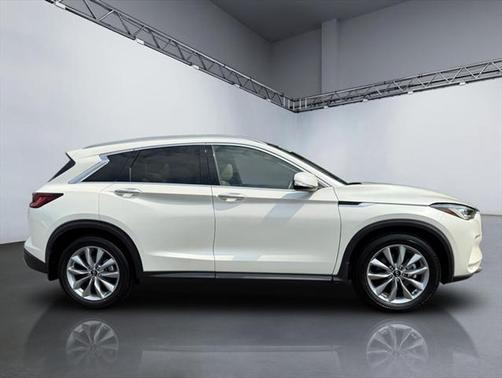 2022 INFINITI QX50 LUXE AWD