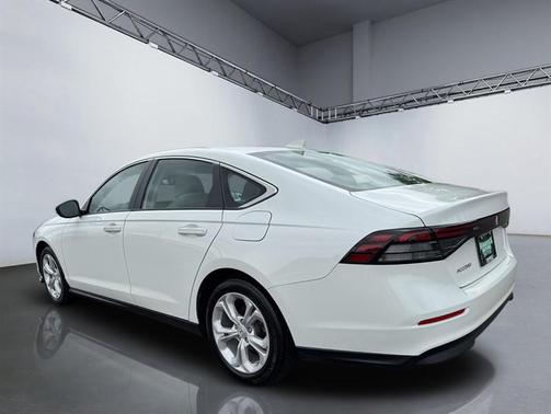 Platinum White Pearl 2025 Honda Accord LX 1.5T
