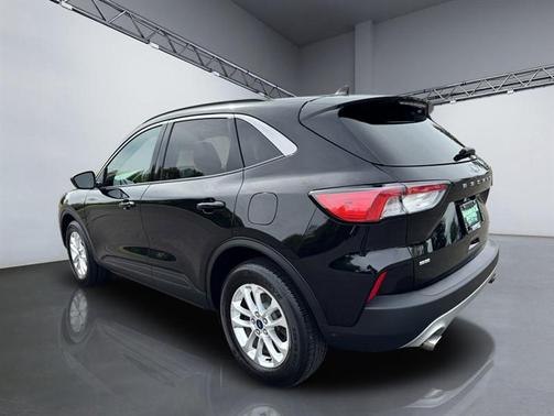 Agate Black Metallic 2020 Ford Escape SE