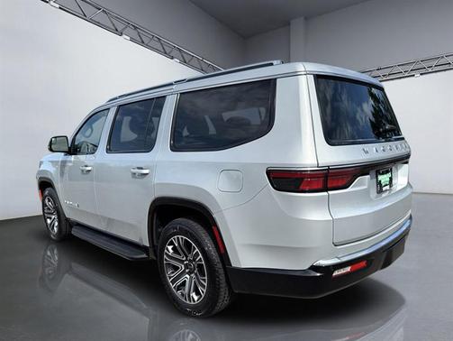 Silver Zynith 2025 Jeep Wagoneer 4x4