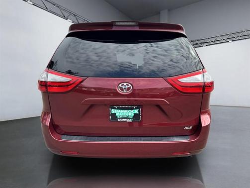 2019 Toyota Sienna XLE