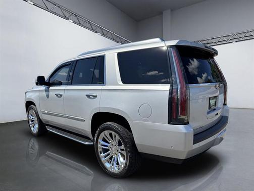 2018 Cadillac Escalade Luxury