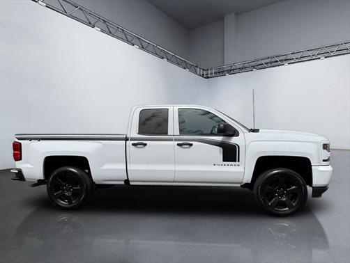 2017 Chevrolet Silverado 1500 Custom