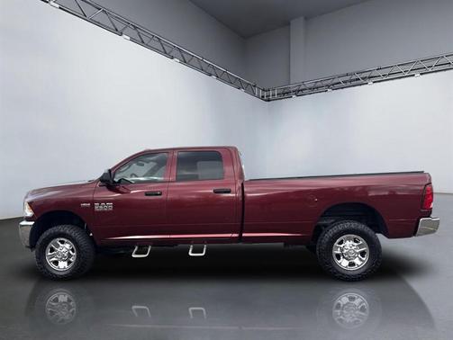 2018 RAM 2500 Tradesman Crew Cab 4x4 8' Box