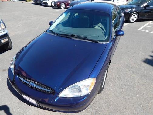 2002 Ford Taurus SE
