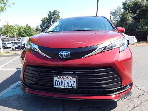 Burgundy 2021 Toyota Sienna LE