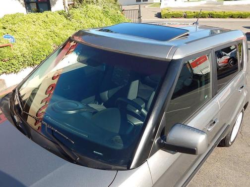 Tan 2011 Kia Soul +