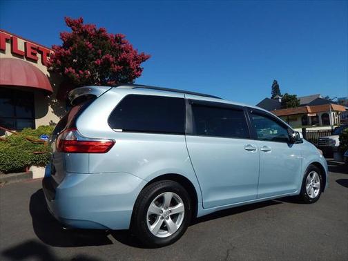2015 Toyota Sienna LE