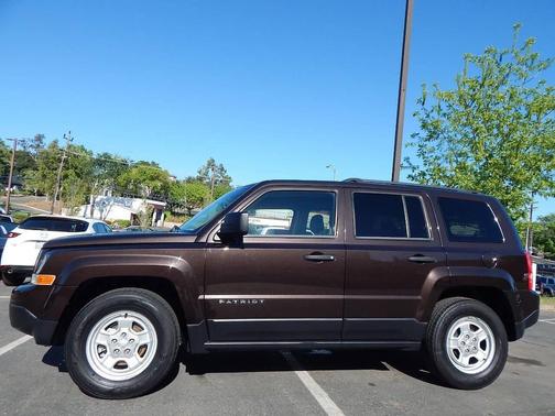 Rugged Brown Pearlcoat 2014 Jeep Patriot Sport