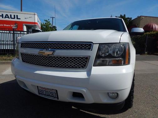 White 2008 Chevrolet Avalanche 1500 LTZ