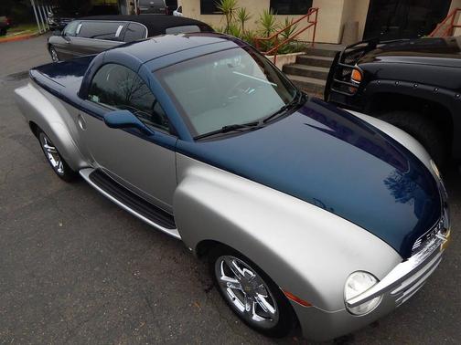 2006 Chevrolet SSR Base 2dr Regular Cab Convertible SB
