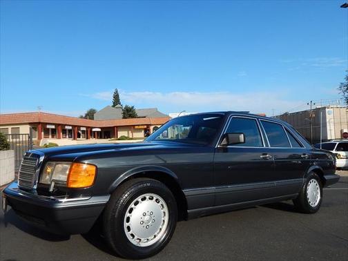 1991 Mercedes-Benz S-Class 300SE