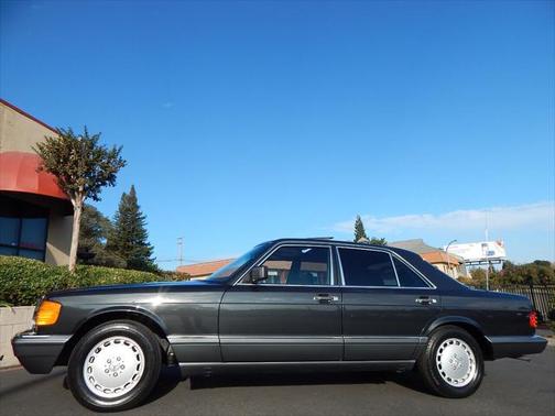 1991 Mercedes-Benz S-Class 300SE