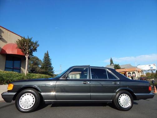 1991 Mercedes-Benz S-Class 300SE