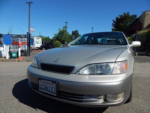 1998 Lexus ES 300 Base