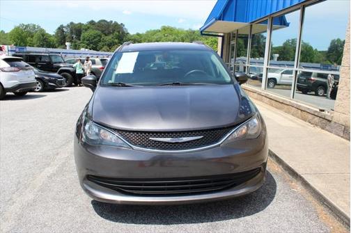 2020 Chrysler Voyager LXI