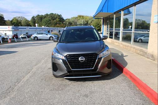 2022 Nissan Kicks SV