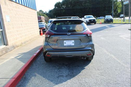 2022 Nissan Kicks SV