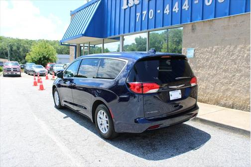 2020 Chrysler Voyager LX