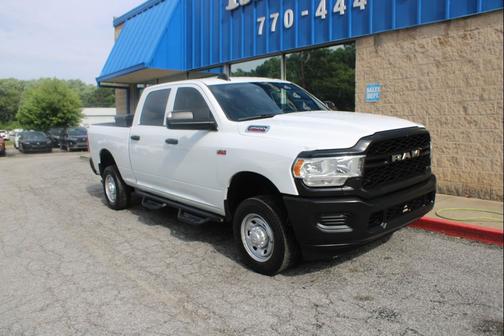 Bright White Clearcoat 2022 RAM 2500 Tradesman Crew Cab 4x4 6'4' Box