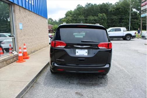 2020 Chrysler Voyager LXI