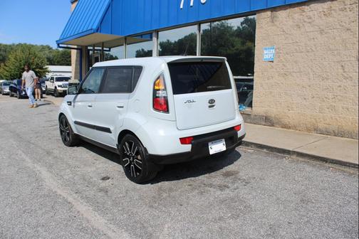 2010 Kia Soul +
