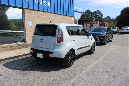 2010 Kia Soul +