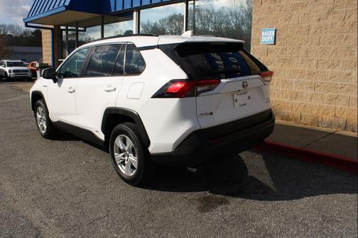 2021 Toyota RAV4 Hybrid XLE