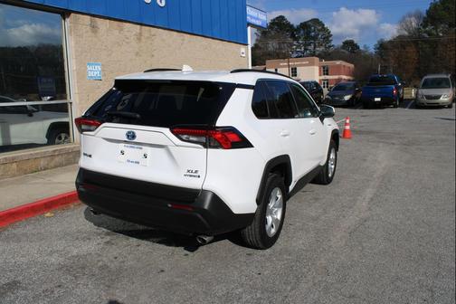 2021 Toyota RAV4 Hybrid XLE