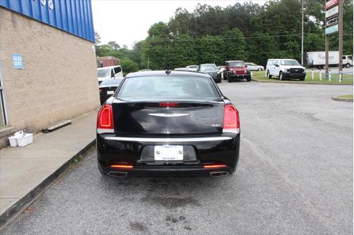 2018 Chrysler 300 Touring