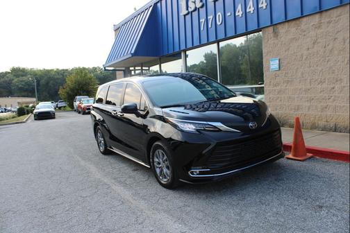 2022 Toyota Sienna XLE