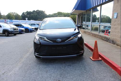 2022 Toyota Sienna XLE