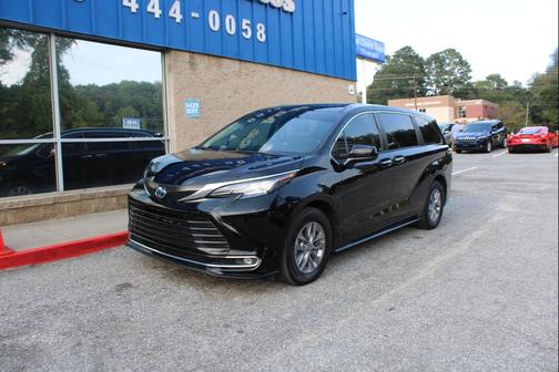 2022 Toyota Sienna XLE