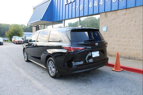 2022 Toyota Sienna XLE