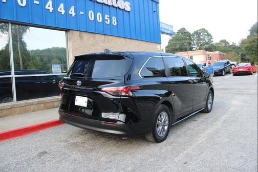 2022 Toyota Sienna XLE