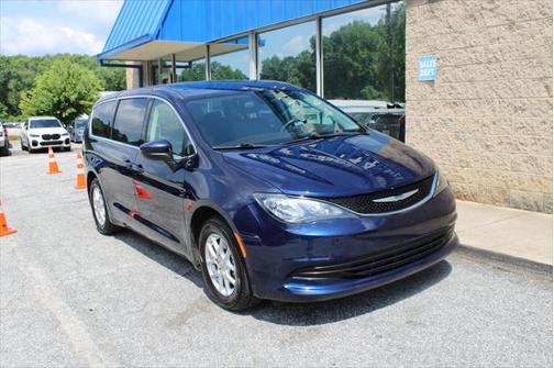 2020 Chrysler Voyager LX